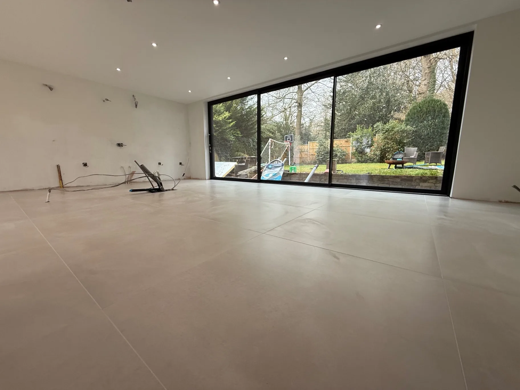 Bifold Extension & Kitchen — 1200 × 600 mm grey porcelain, rectified edge, Bracknell, Berkshire
